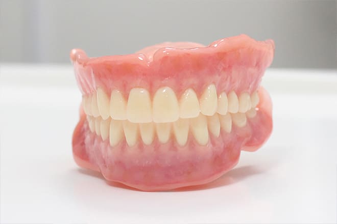 高品質なオーダーメイド入れ歯～BPSエステティックデンチャー(R)～